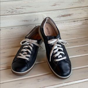 Ecco Black Leather Lace Up Sneaker